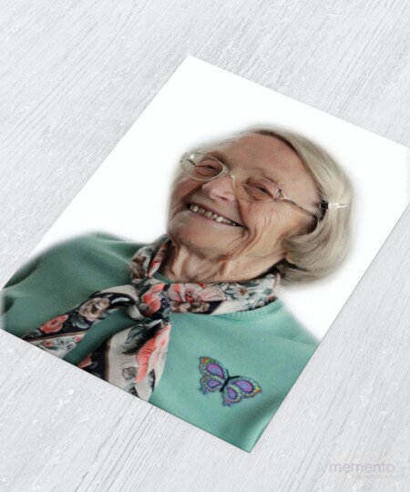 Abbildung Fotodruck Trauerfeier mit Foto